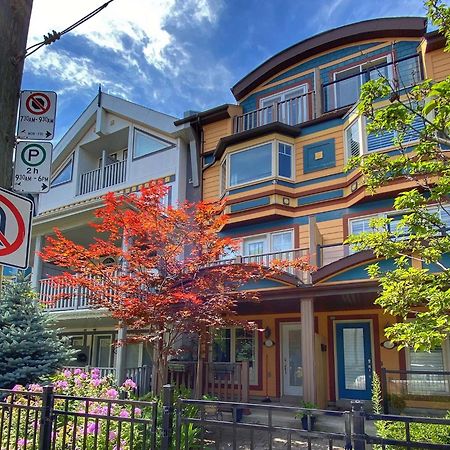 Stunning Rooms In Townhouse Across The Beach Toronto Exterior foto